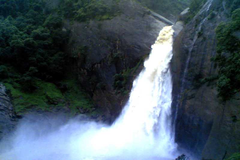 Dunhinda Falls